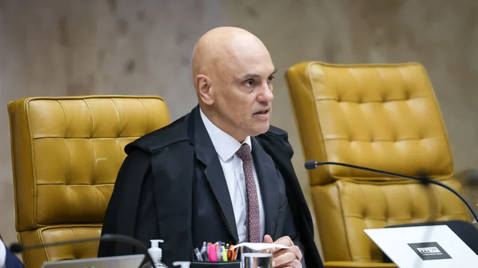 Moraes: ‘Descumprimento da determinação judicial’ justificou busca na casa de Bolsonaro