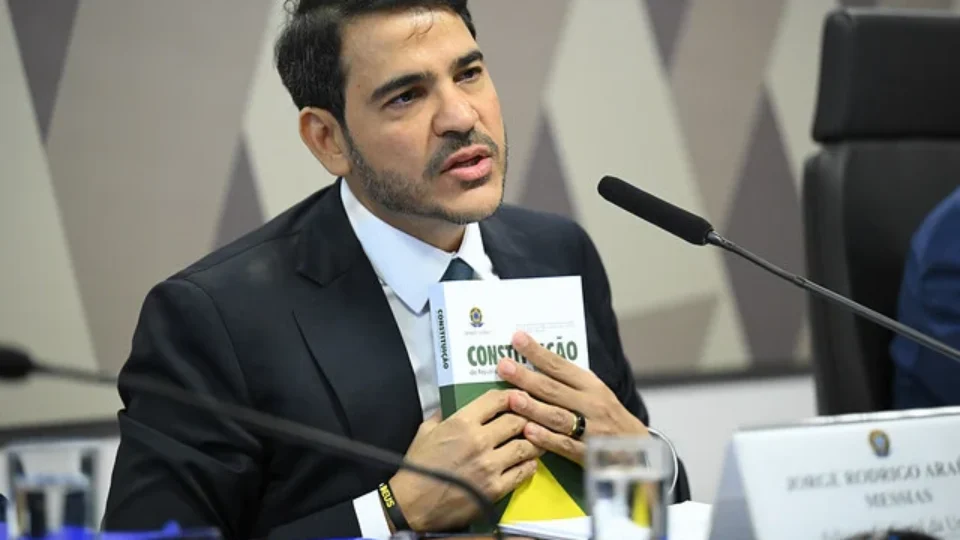 Rejeição de Messias abre caminho para maioria bolsonarista no STF caso Flávio vença eleição