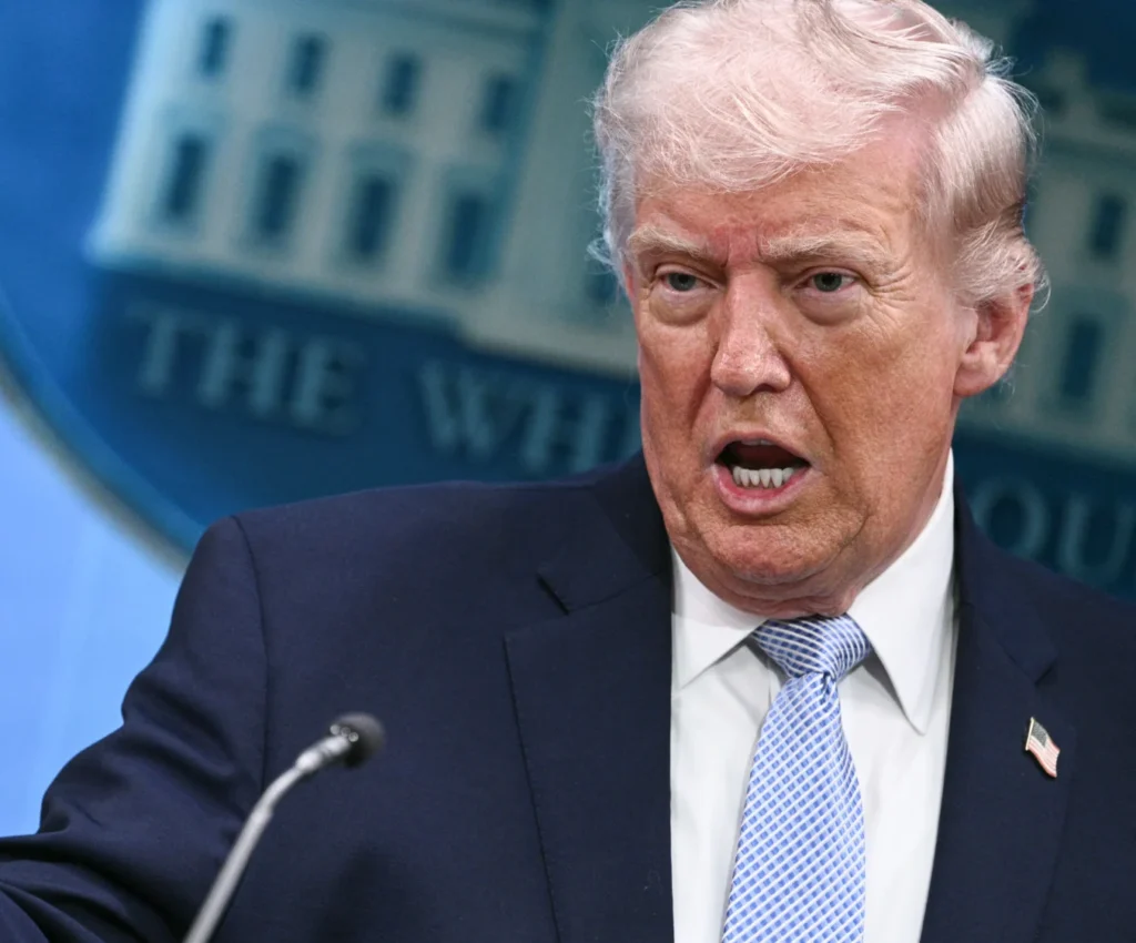  Donald Trump