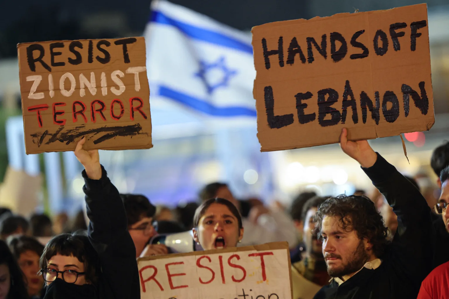 Em Jerusalém, manifestantes criticam ataques contra Líbano | Crédito: Foto por JACK GUEZ / AFP