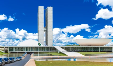 Orçamento público: quem controla o dinheiro público e decide para onde vão os recursos no Brasil?