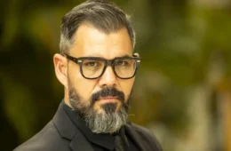 Ator Juliano Cazarré é criticado nas redes por evento contra ‘enfraquecimento dos homens’