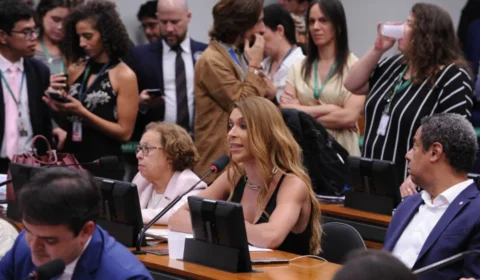 CCJ da Câmara deve votar PECs da escala 6×1 nesta quarta; entenda as propostas