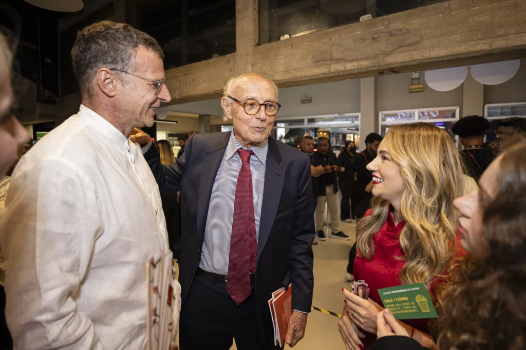Eduardo Moreira, Juliana Baroni e Eduardo Suplicy durante o lançamento do documentário "Vai pra China, Eduardo", em São Paulo.