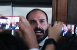 Aliado de Eduardo Bolsonaro com casa de R$ 3,6 mi no Texas declarou R$ 164 mil