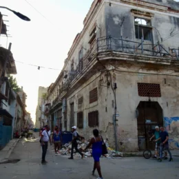 Sob pressão de Trump, Cuba comemora aprovação na ONU contra bloqueio