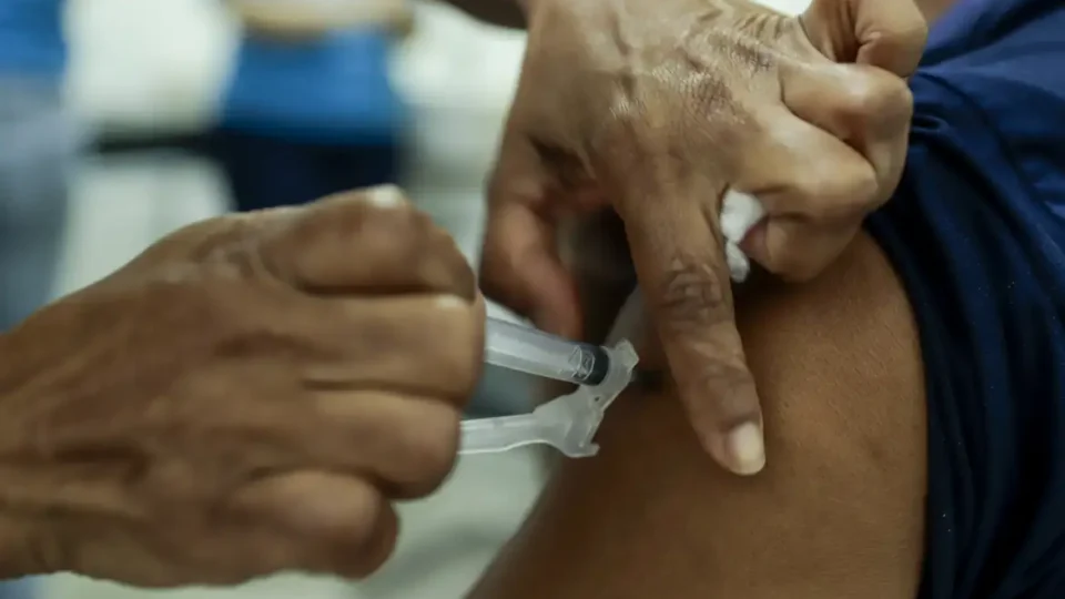 Casos de influenza A continuam a crescer no Brasil, diz Fiocruz