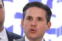 PF aponta que Hugo Motta solicitou empréstimo do Banco Master para empresa de cunhada