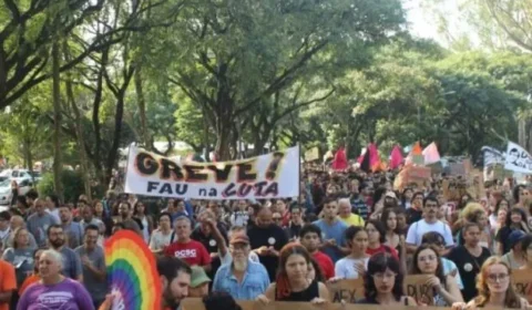 Estudantes da USP começam a votar greve; duas faculdades aprovaram paralisação