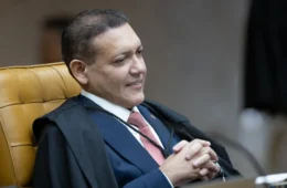 Nunes Marques manda tirar do ar pesquisa que apontou queda de Flávio Bolsonaro