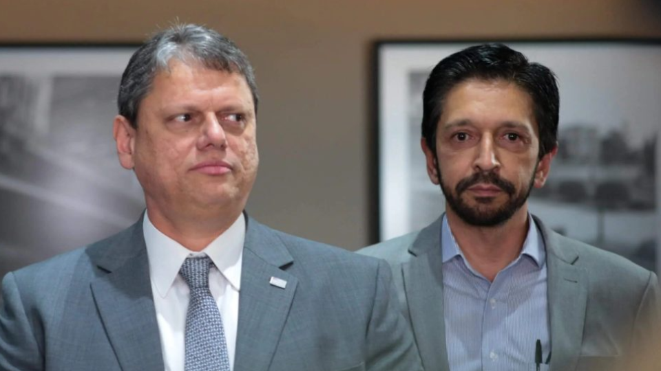 Tarcísio e Nunes liberam banco de Edir Macedo sob crise para consignado de servidores
