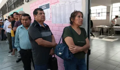 Peru prorroga votação presidencial após falhas na distribuição de cédulas