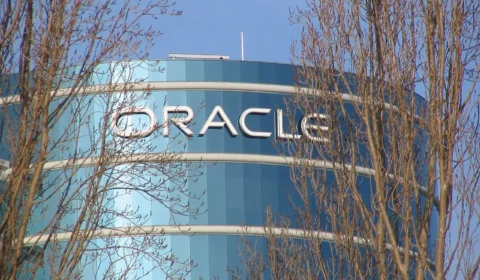 Oracle corta milhares de empregos para investir em IA