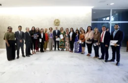 Deputados se reúnem com Moraes para defender lei de igualdade salarial