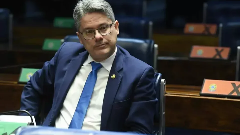 Relator deixa facções, políticos e crimes comuns fora de indiciamento de CPI