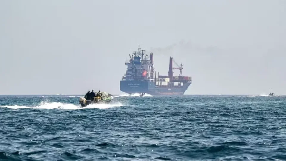 Interceptação de navio amplia incerteza sobre negociações entre EUA e Irã