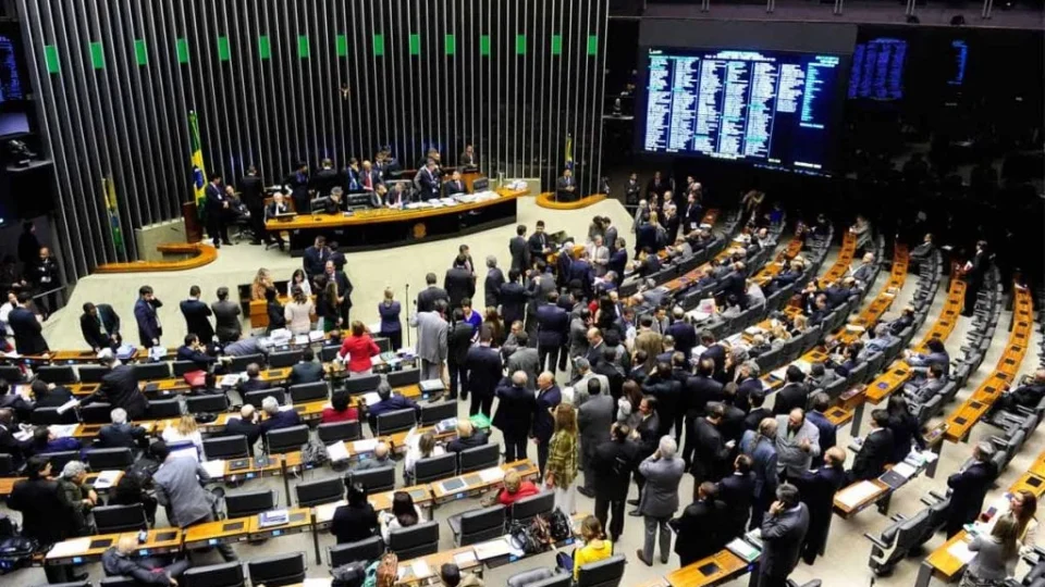 Centrão e direita vão favorecer criminosos se derrubarem veto da dosimetria