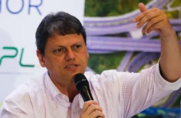 Dutra sob Tarcísio: pedágio alto, multas disparam e lucro de concessionária cresce