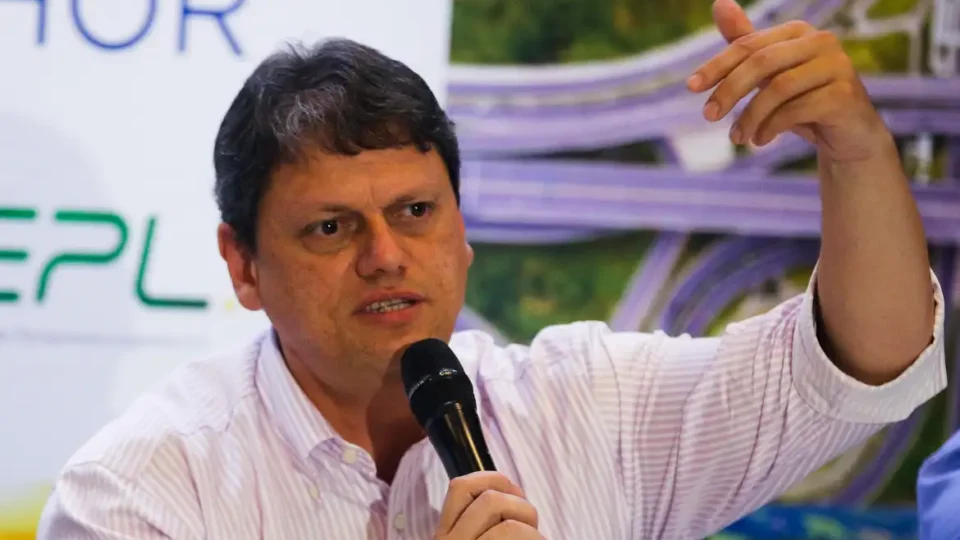 Dutra sob Tarcísio: pedágio alto, multas disparam e lucro de concessionária cresce