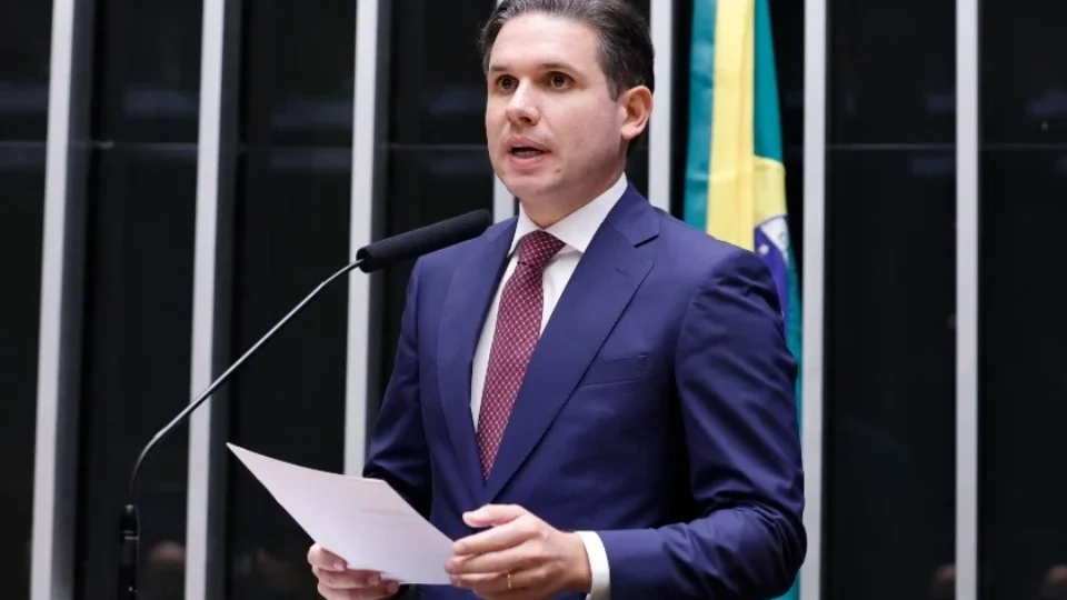 Fim da escala 6×1 e PL Antimisoginia marcam a semana no Congresso