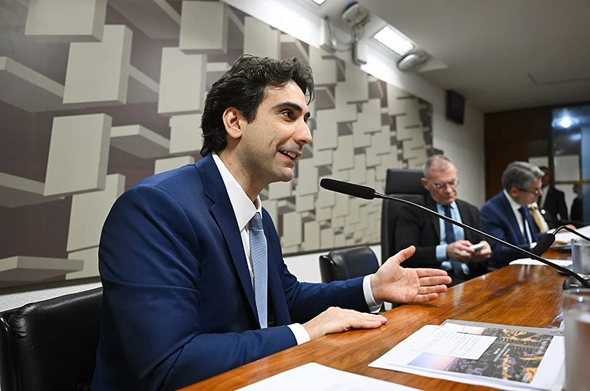 Galípolo cobra avanço da PEC que amplia autonomia do Banco Central