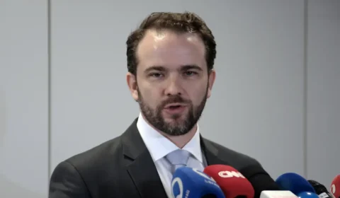 Novo Desenrola permitirá uso do FGTS para renegociação de dívidas, diz ministro