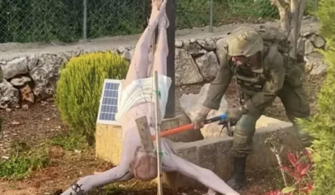 Soldado israelense destrói estátua de Jesus Cristo e igreja expressa indignação