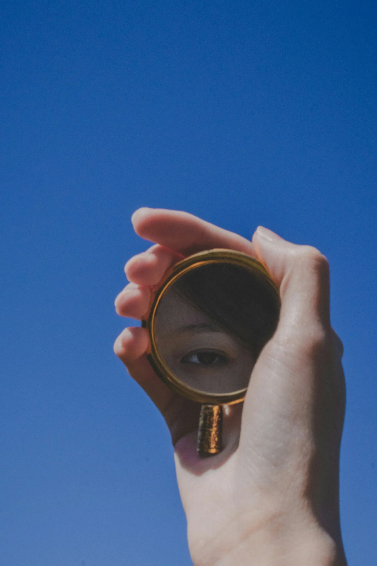 joel-naren-espelho-mulher-unsplash