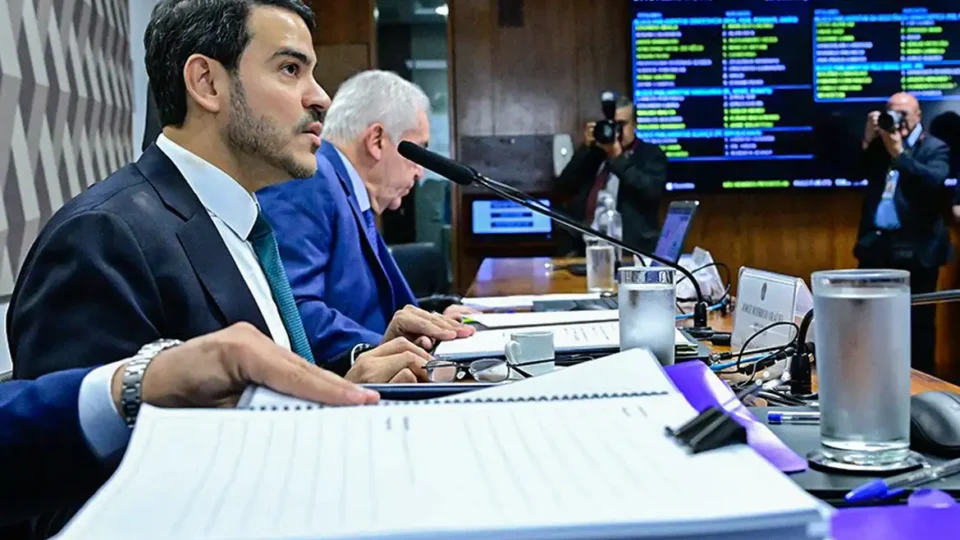 Messias defende aprimoramento do STF e diz ser servo de Deus em sabatina