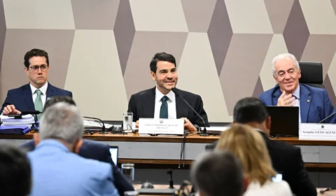Messias diz que inquéritos precisam ter ‘início, meio e fim’ e chama Mendonça de ‘irmão de fé’