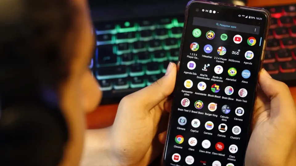 Grupos se mobilizam para ataques coordenados ao ECA Digital, mostra levantamento