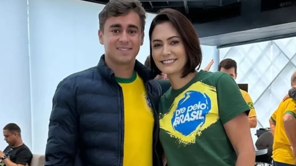 Após briga entre Eduardo Bolsonaro e Nikolas, Michelle publica vídeo do deputado mineiro