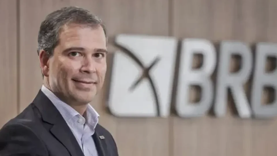 Funcionários do BRB acusam ex-presidente Paulo Henrique Costa de assédio moral, diz site