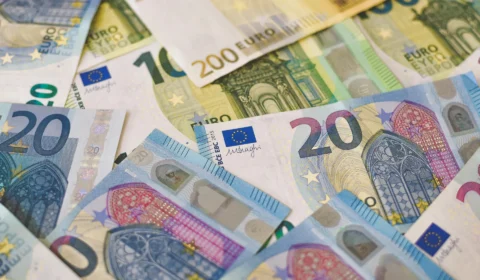 Brasil capta € 5 bilhões no mercado europeu em maior emissão de títulos internacionais