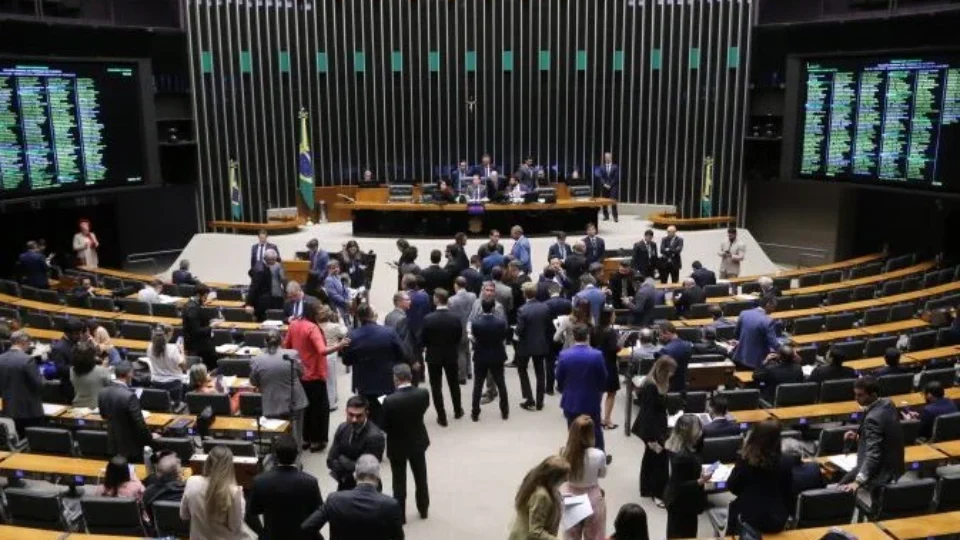 Câmara dos Deputados aprova primeira ‘pauta-bomba’ do ano; veja o que está em jogo