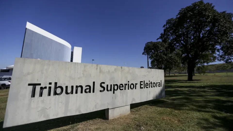 TSE se aproxima da eleição de 2026 com mistério sobre suspensão de perfis de 2022