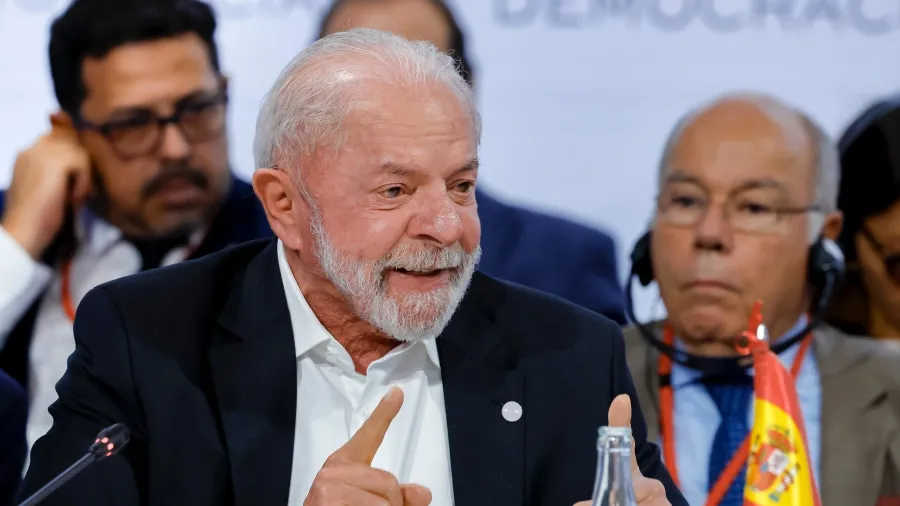 Bolsonaro está preso, mas extremismo disputará a eleição de novo, diz Lula