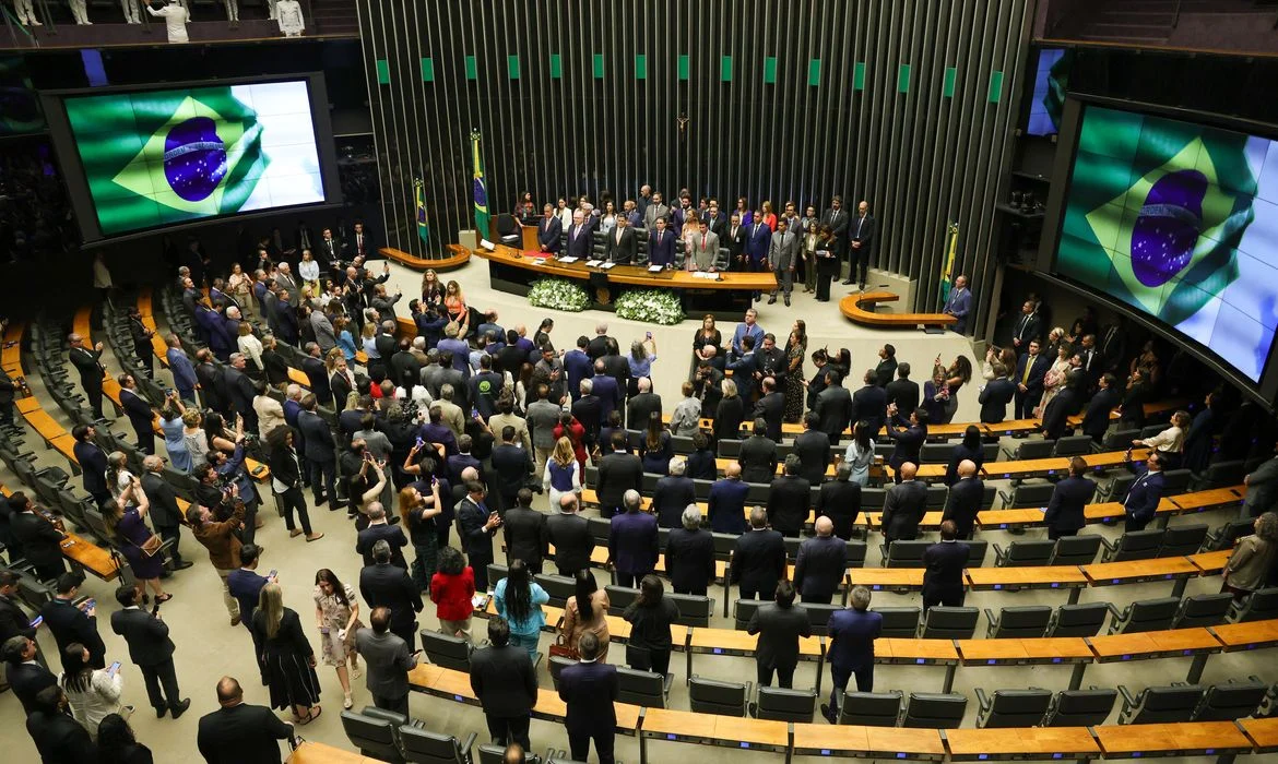 6×1, regulamentação de aplicativos e CPI do crime organizado: Congresso tem semana decisiva