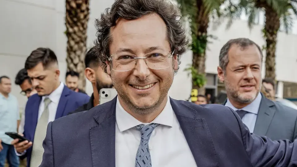 Ex-secretário de Bolsonaro atua na defesa de Vorcaro com pagamentos de R$ 3,8 milhões