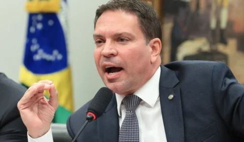 DEPORTAÇÃO À VISTA