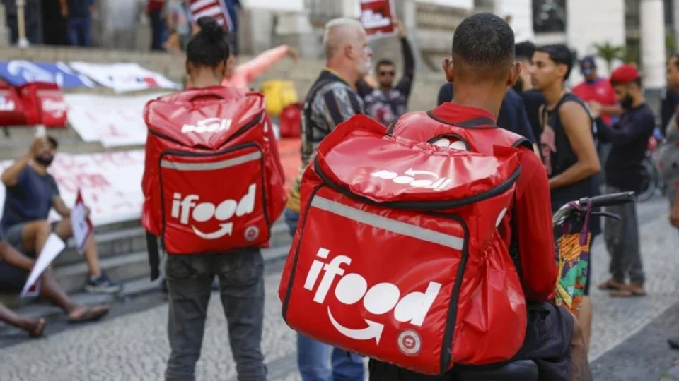 Impasse sobre trabalho por aplicativos adia votação