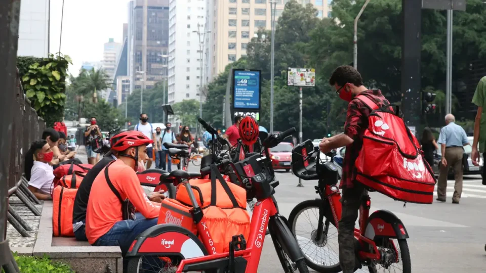 Governo fiscaliza valor pago por apps de transporte e delivery a motoristas e entregadores