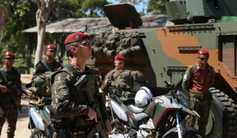 Brasil amplia gasto militar, mas quase metade vai para aposentadorias e salários