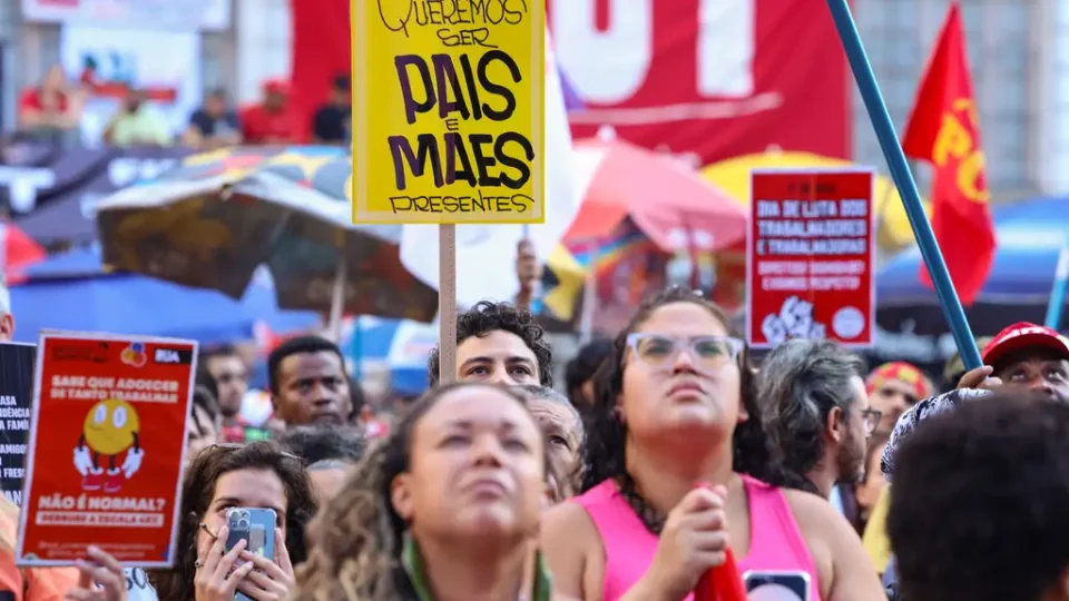 Mulheres são as mais afetadas pela escala 6×1