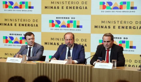 Governo cria subsídio de até R$ 0,89 para segurar preço da gasolina