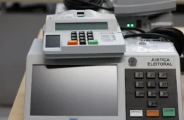 Pesquisa aponta que fake news sobre eleições miram urnas eletrônicas