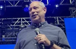 Ciro Gomes descarta Presidência e anuncia candidatura ao Governo do Ceará
