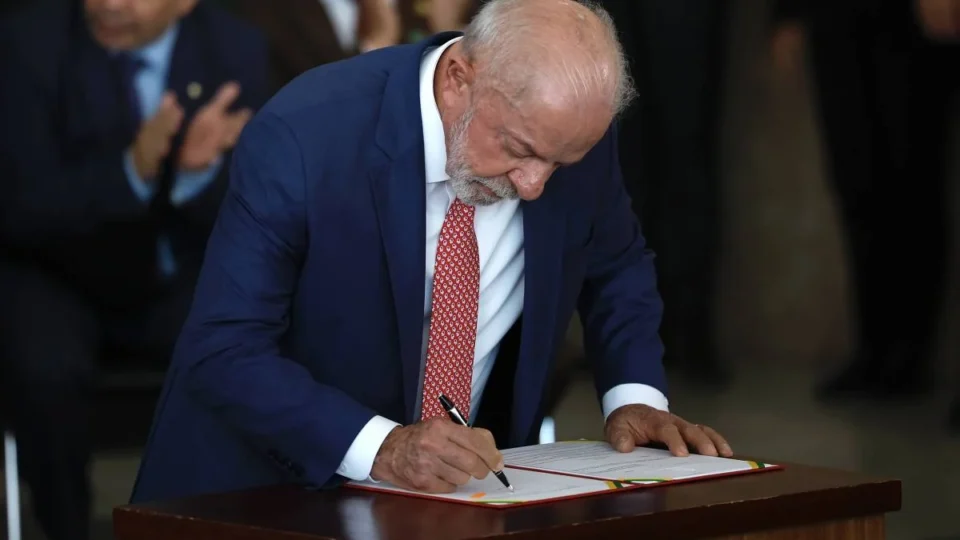 Big techs criticam decretos de Lula sobre redes sociais e pedem revisão pelo STF