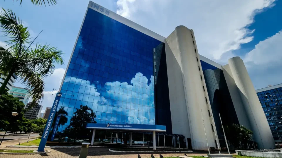 STF rejeita pedido de destaque para revisão de aposentadorias do INSS