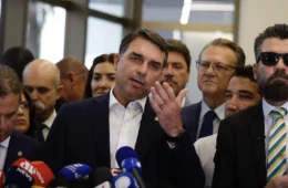 Em meio a desgaste, Flávio diz que enviou carta pedindo para que EUA evitem tarifas